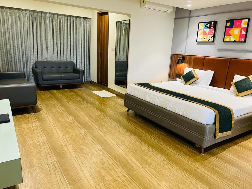 The Lemon Grass Hotel Gandhinagar Eksteriør bilde