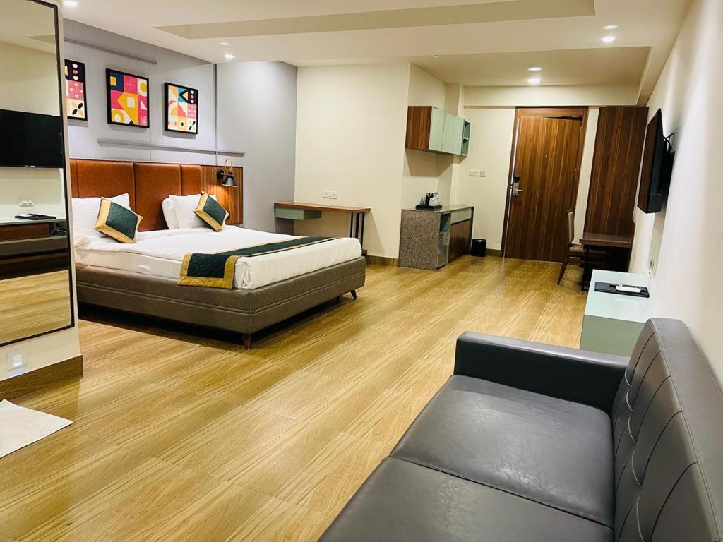 The Lemon Grass Hotel Gandhinagar Eksteriør bilde